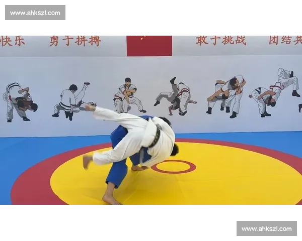 男子柔道对决精彩瞬间 揭秘高难度投技与激烈角逐全程回顾